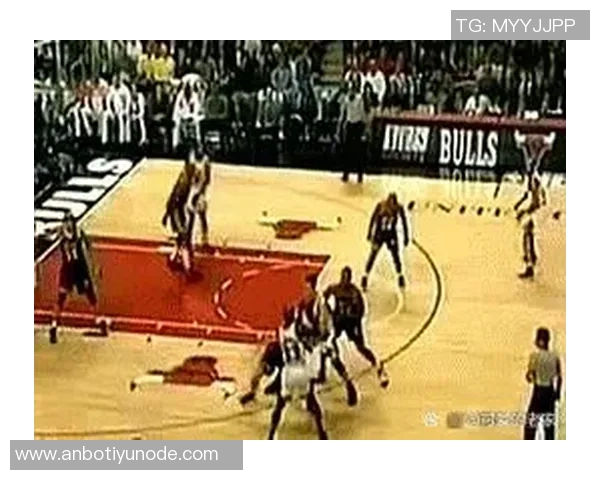 乔丹谈爱德华兹应对包夹能力表示愿意分享经验保持沟通