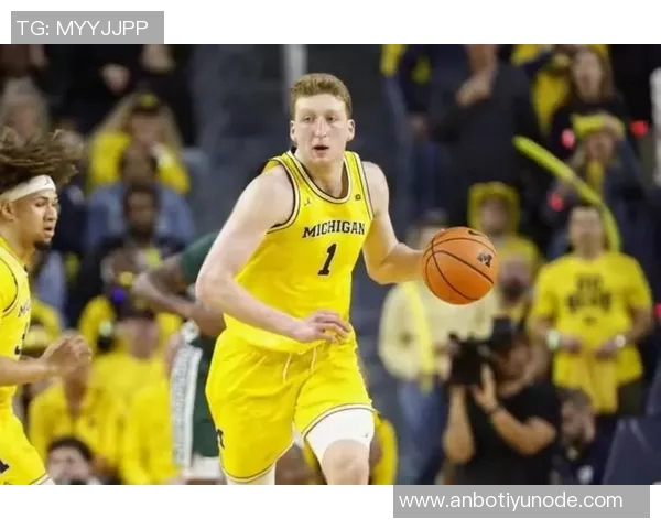 年轻球员表现出色沃尔夫27号秀16投8中砍下全队最高22分并贡献4篮板4助攻1盖帽