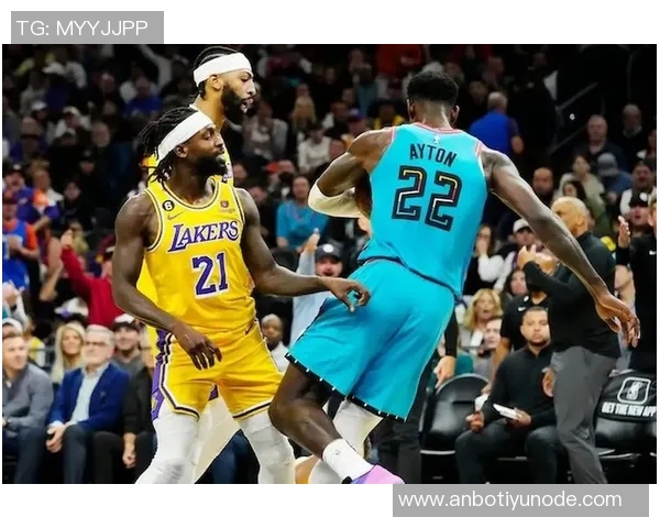 贝弗利称艾顿为队内最佳球员防守难以限制他的表现 贝弗利称艾顿为队内最佳球员防守难以限制他的表现