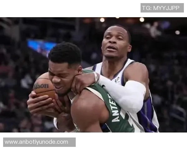 字母哥回忆受伤时刻如遭重击却发现四周无人感慨不已