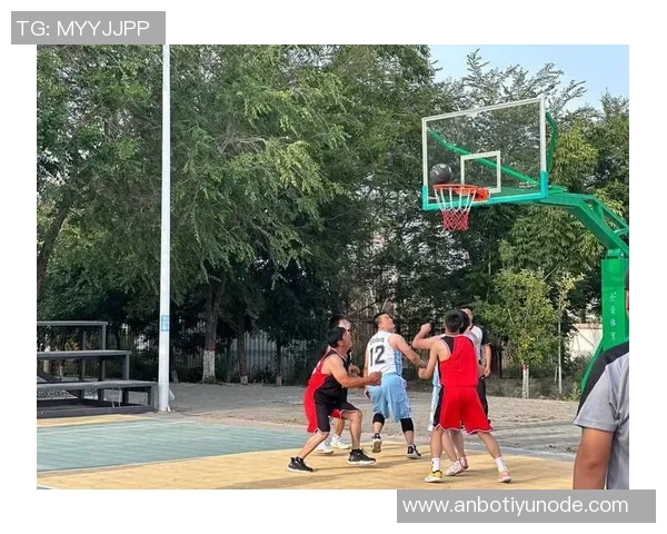 哈特在阿布扎比分享篮球魅力感受团结与激情的力量