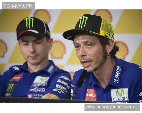 纳斯赞乔治训练表现出色移动灵活投篮精准防守本能强大